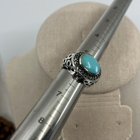 Vintage Sterling Silver Marcasite and Sleeping Beauty Turquoise Ring - Picture 3 of 12